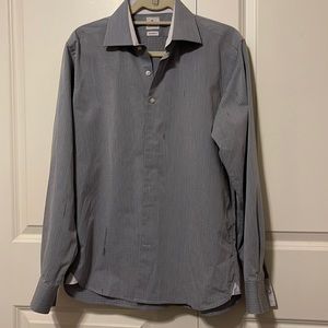 Arbitrage men’s gray button down. Size medium